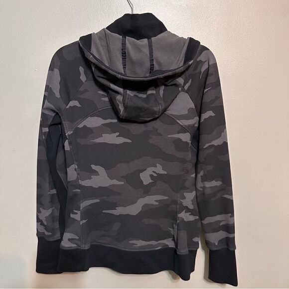 Athleta Triumph Camo Hoodie size medium - Picture 3 of 6